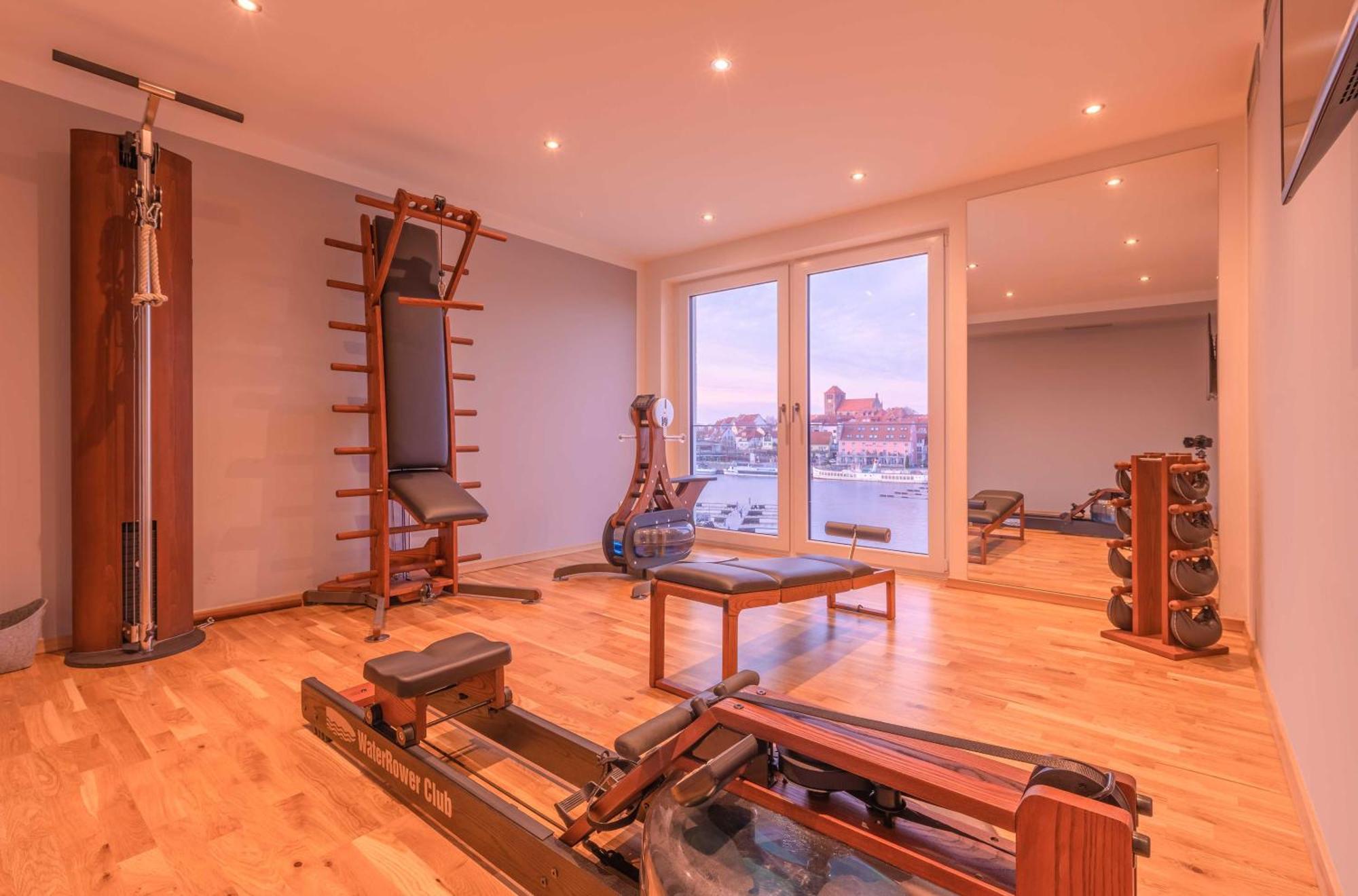Mueritz Utkiek - Apartment Mit Seeblick & Balkon In Der Hafenresidenz Waren  Exteriér fotografie