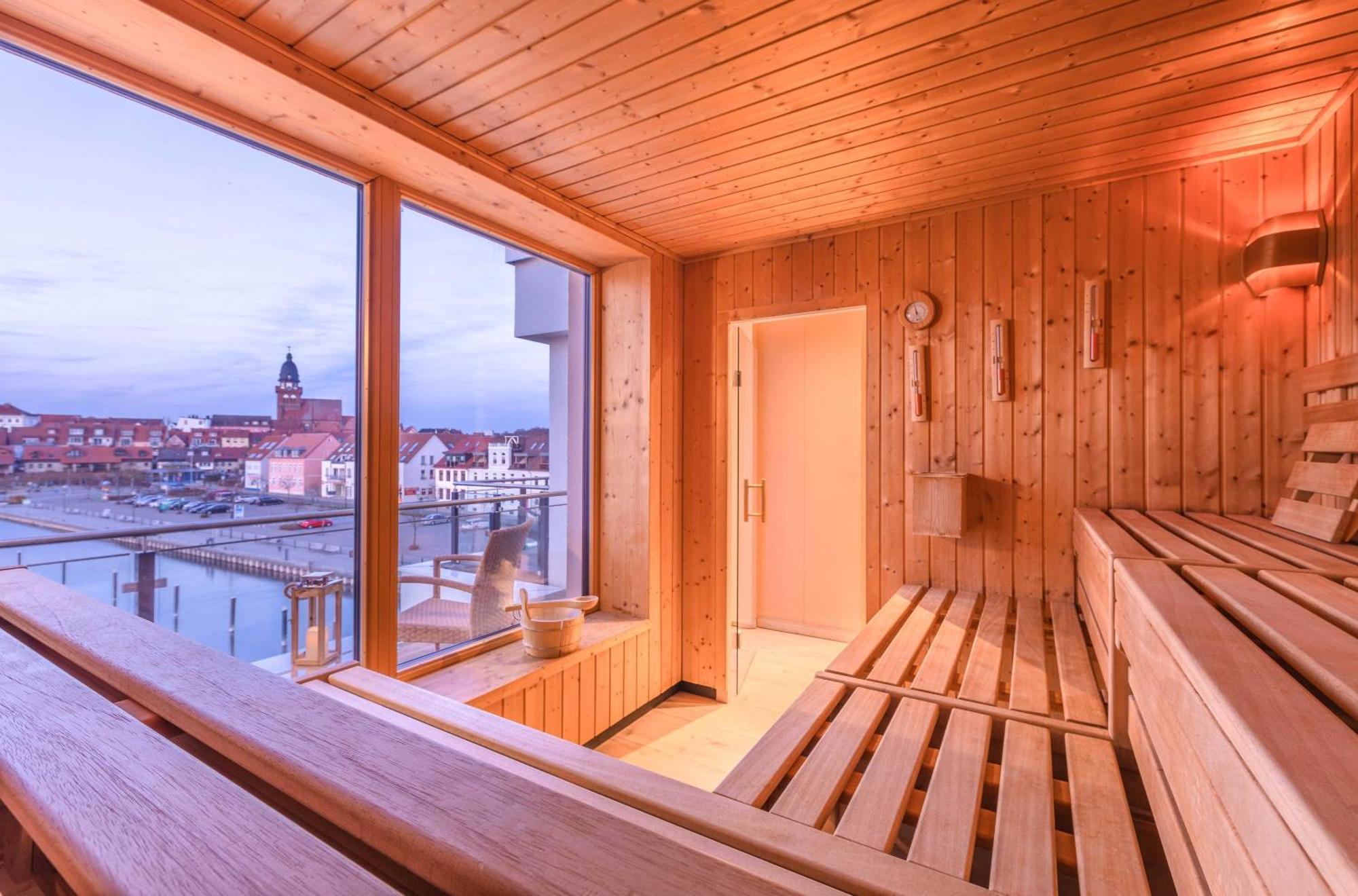 Mueritz Utkiek - Apartment Mit Seeblick & Balkon In Der Hafenresidenz Waren  Exteriér fotografie
